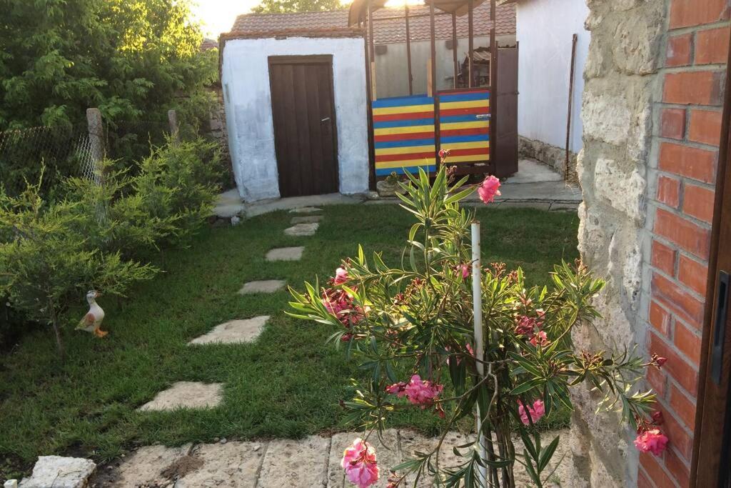 Bŭlgarevo Guest House Kostadinovi מראה חיצוני תמונה